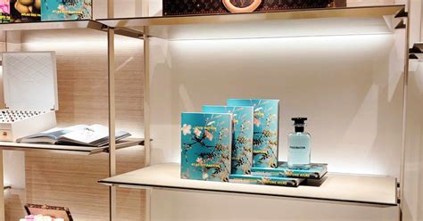 louis vuitton atlas des parfums|Louis Vuitton: A Perfume Atlas, English Version.